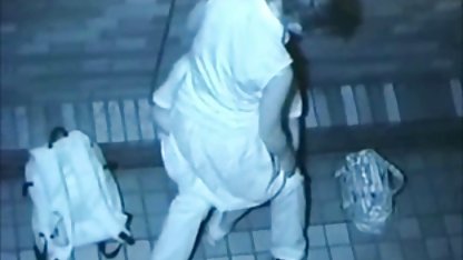 温泉はお尻から巨大なロマンティック 老人 ポルノ ビデオ